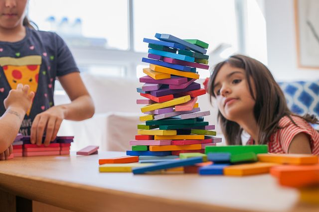 Seis brincadeiras que estimulam o desenvolvimento infantil